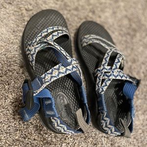 Kids chaco shoes size 13
